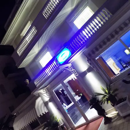 Del Mare 酒店 里米尼