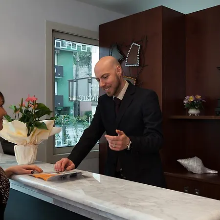 Del Mare 3* リミニ